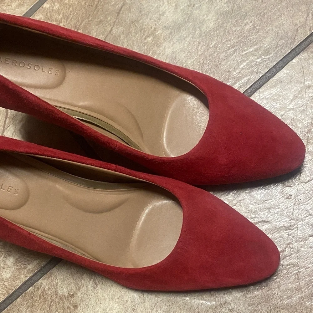 AEROSOLES elegant red